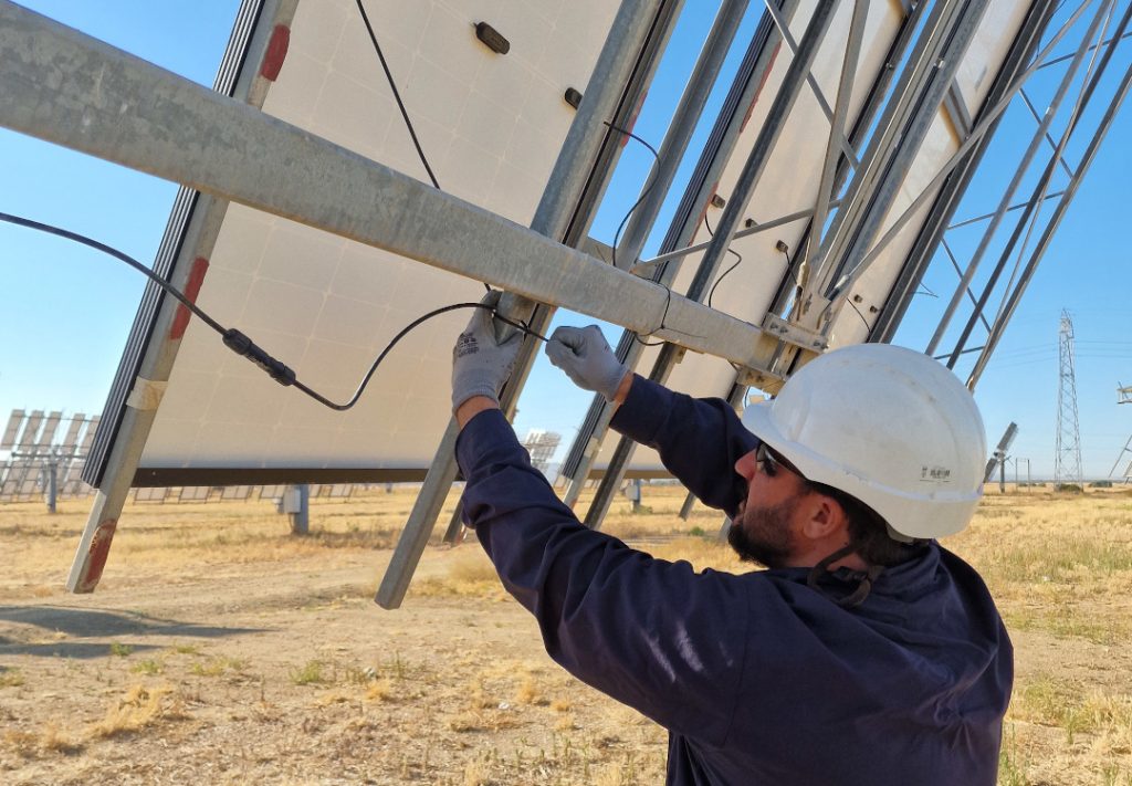 Servicios especializados para plantas PV tanto en fase de puesta en marcha, periodo de garantía y de operación comercial